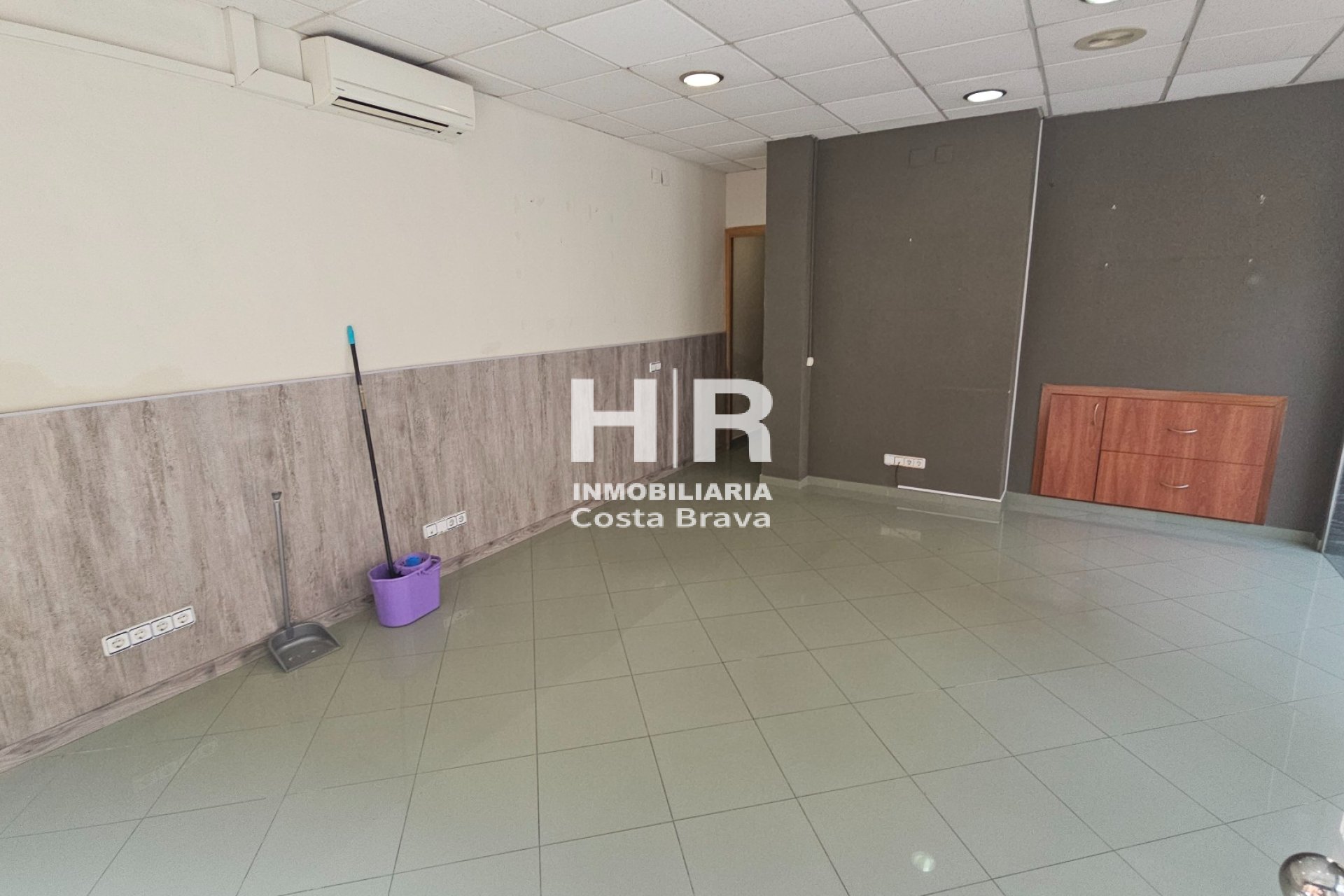 Long Term Rental - Commercial unit - Granollers - Centro