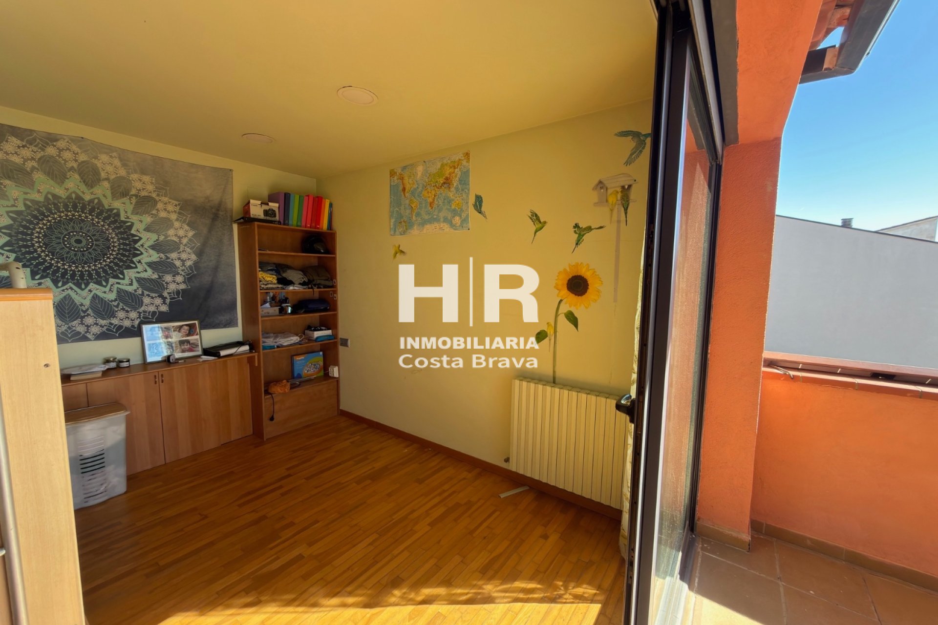 Sale - Casa unifamiliar - AIGUAVIVA - CENTRO PUEBLO