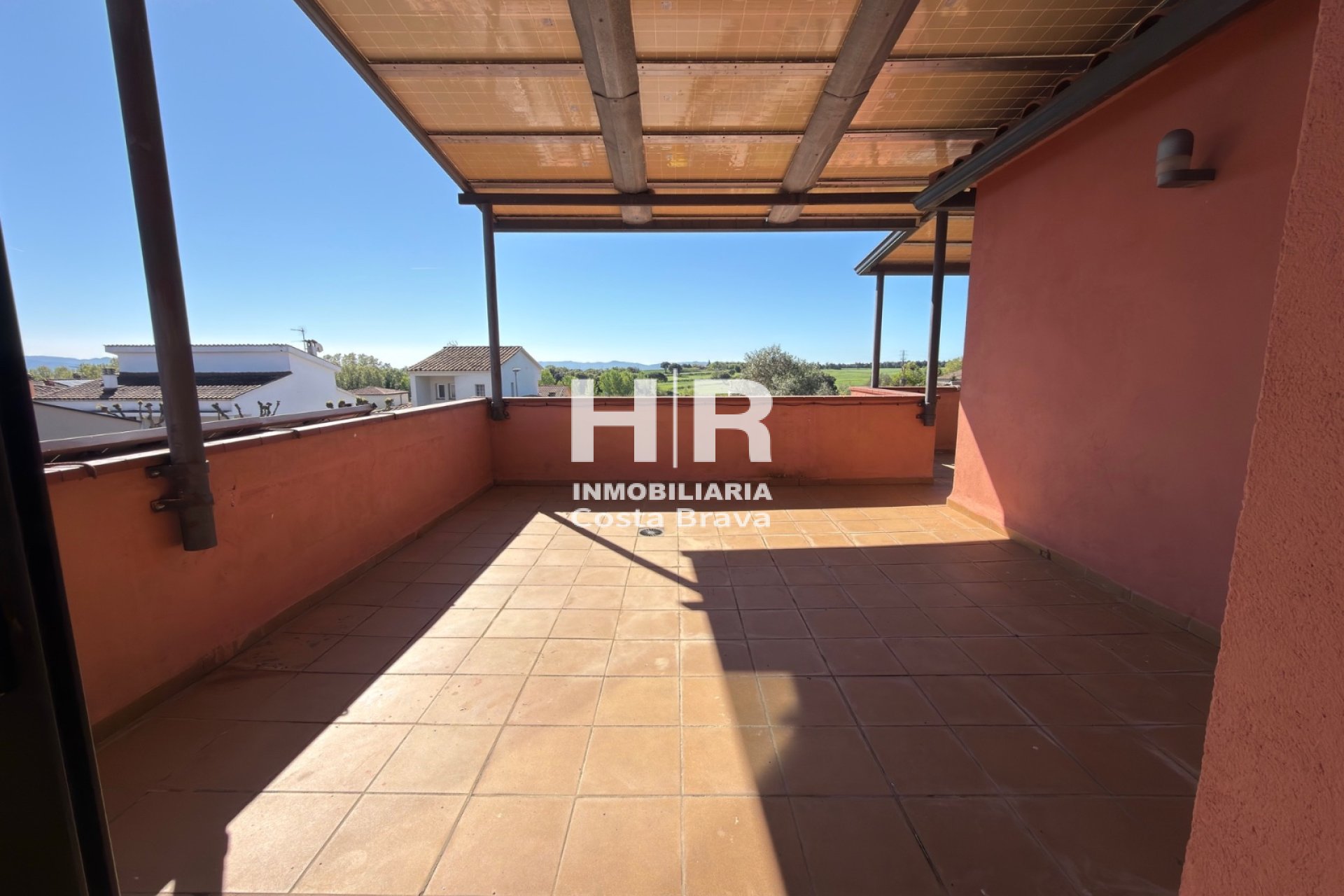 Sale - Casa unifamiliar - AIGUAVIVA - CENTRO PUEBLO