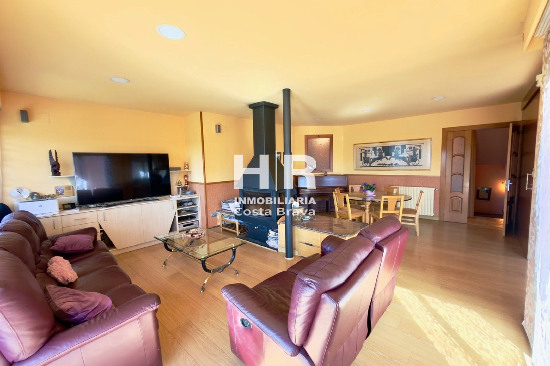 Sale - Casa unifamiliar - AIGUAVIVA - CENTRO PUEBLO