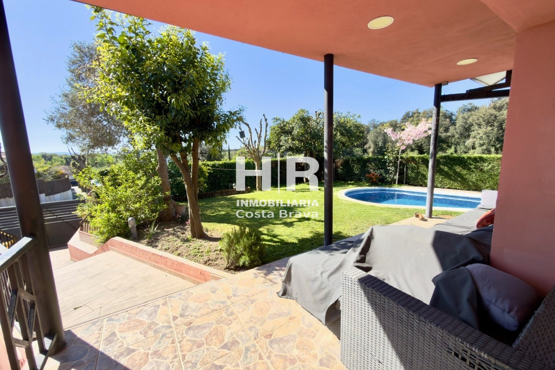 Sale - Casa unifamiliar - AIGUAVIVA - CENTRO PUEBLO