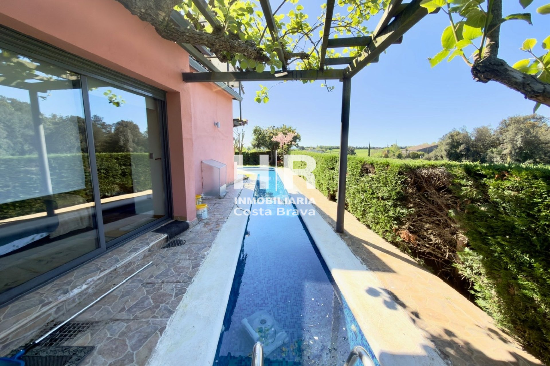 Sale - Casa unifamiliar - AIGUAVIVA - CENTRO PUEBLO