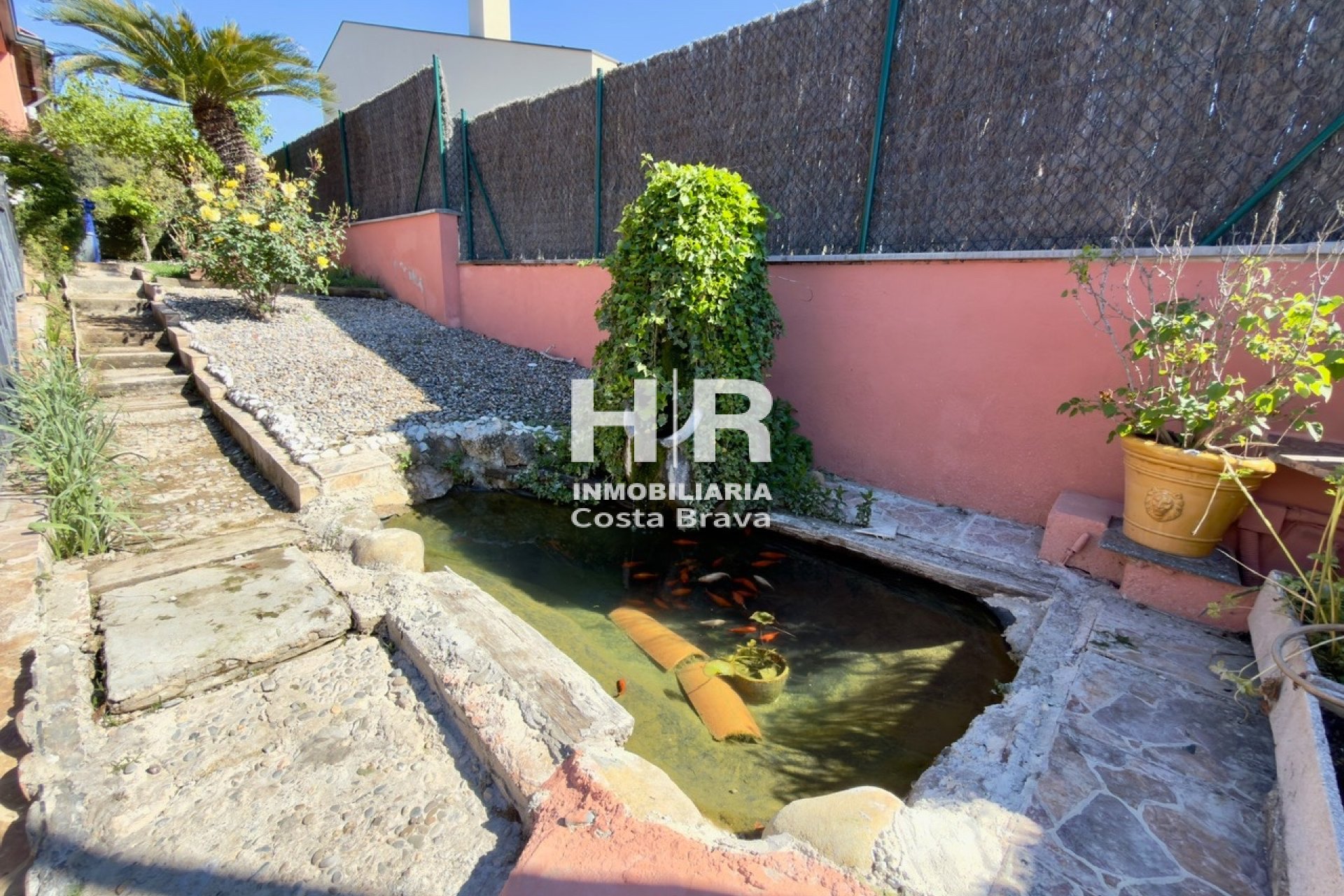 Sale - Casa unifamiliar - AIGUAVIVA - CENTRO PUEBLO