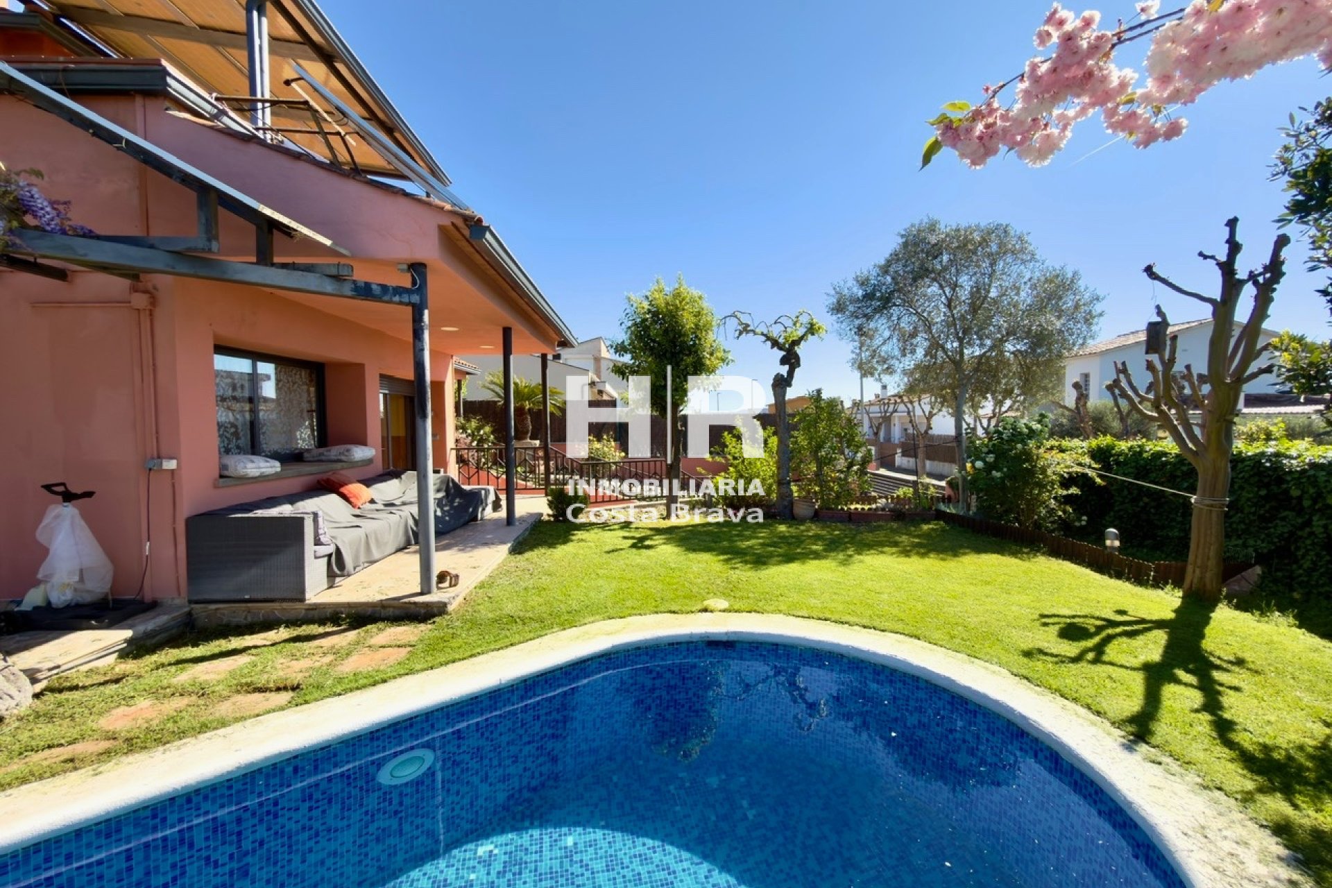 Venda - Casa unifamiliar - AIGUAVIVA - CENTRO PUEBLO