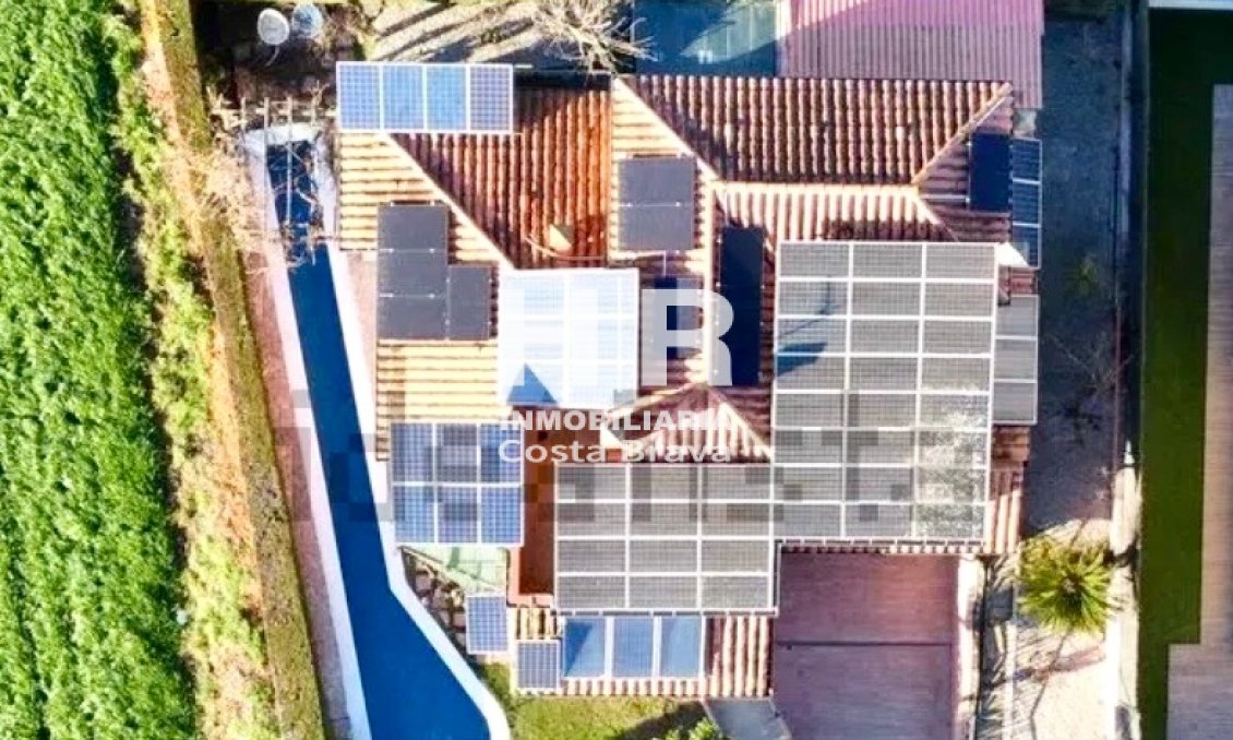 Venda - Casa unifamiliar - AIGUAVIVA - CENTRO PUEBLO