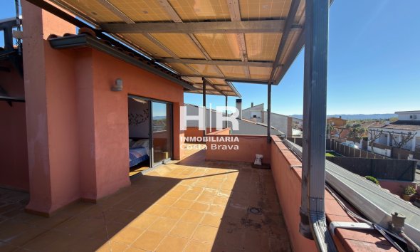 Venda - Casa unifamiliar - AIGUAVIVA - CENTRO PUEBLO