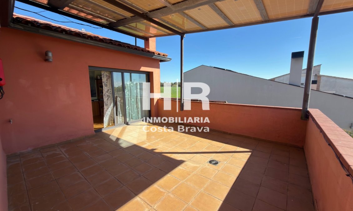 Venda - Casa unifamiliar - AIGUAVIVA - CENTRO PUEBLO