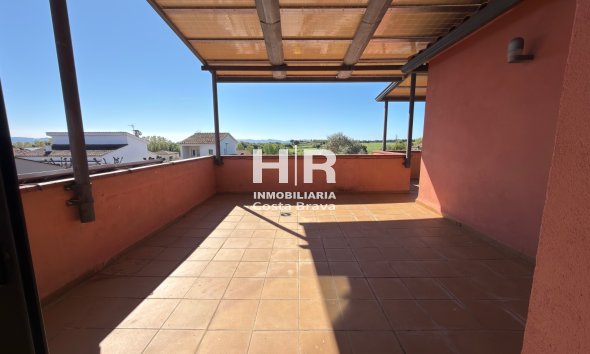 Venda - Casa unifamiliar - AIGUAVIVA - CENTRO PUEBLO