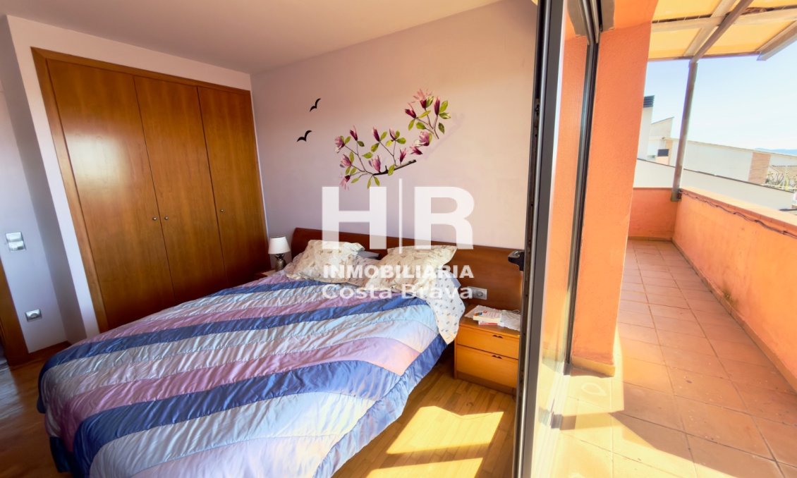 Venda - Casa unifamiliar - AIGUAVIVA - CENTRO PUEBLO