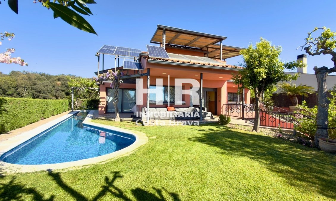 Venda - Casa unifamiliar - AIGUAVIVA - CENTRO PUEBLO