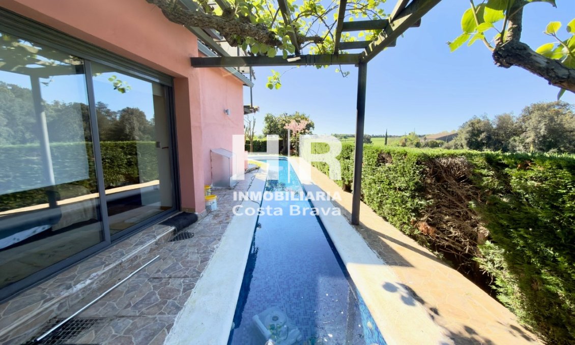 Venda - Casa unifamiliar - AIGUAVIVA - CENTRO PUEBLO