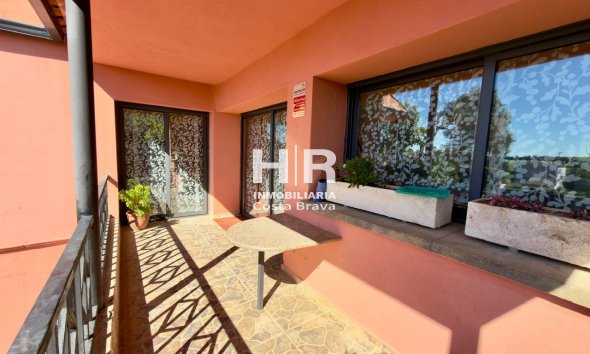 Venda - Casa unifamiliar - AIGUAVIVA - CENTRO PUEBLO