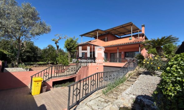 Venda - Casa unifamiliar - AIGUAVIVA - CENTRO PUEBLO