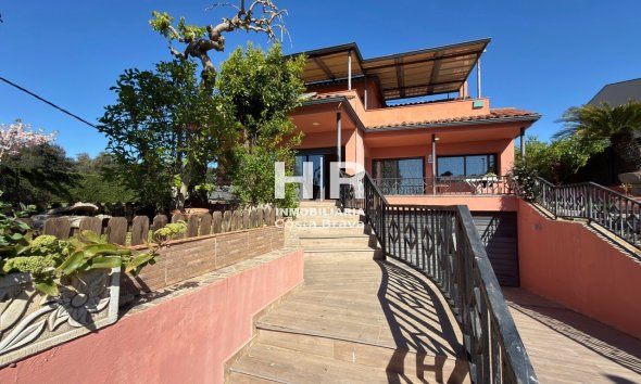 Venda - Casa unifamiliar - AIGUAVIVA - CENTRO PUEBLO